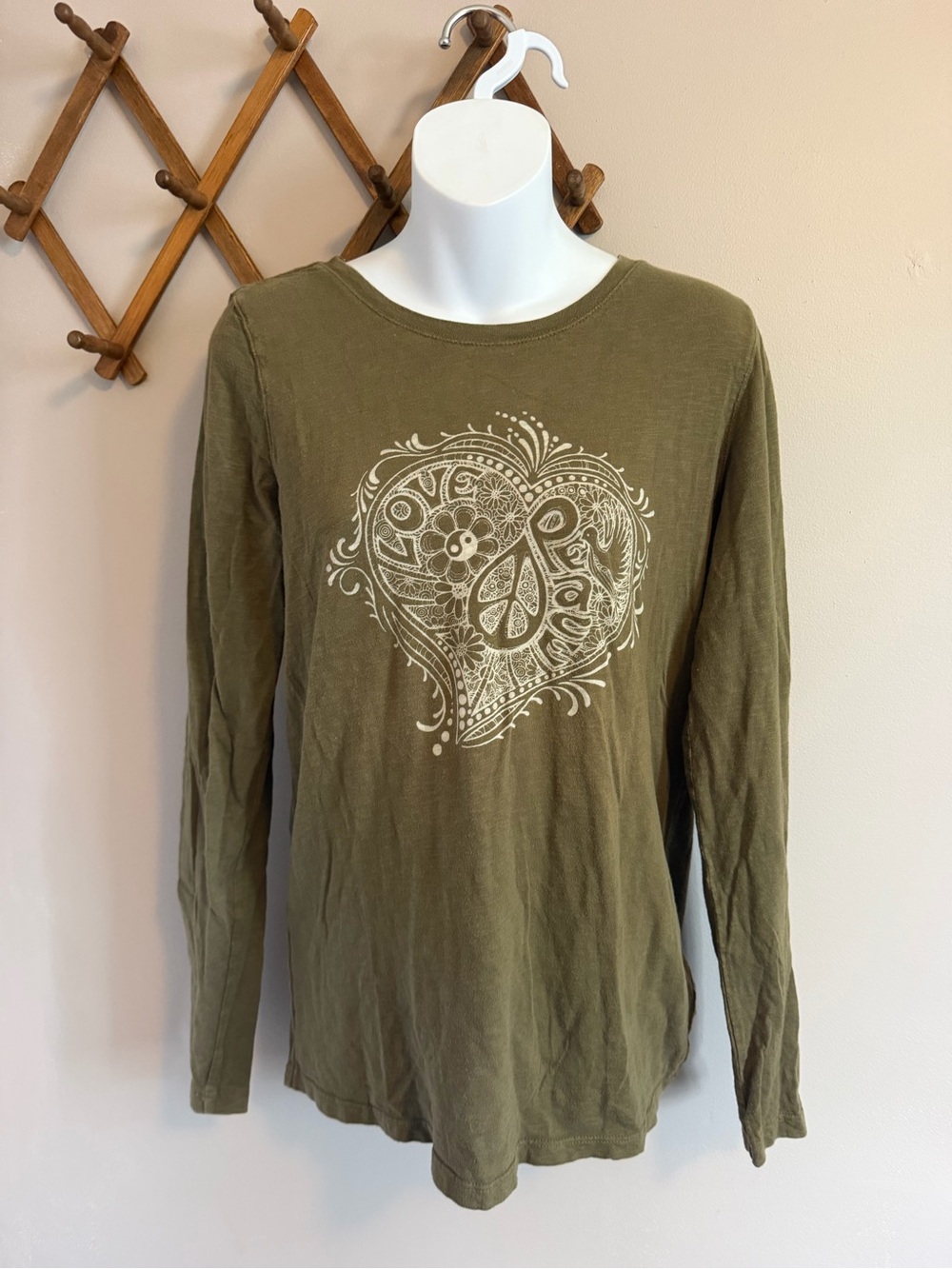 Lucky Brand Olive Green Peace Love Heart Graphic Slub Knit Long Sleeve Tee L